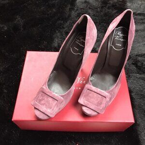 NIB Roger Vivier Purple Suede Pump